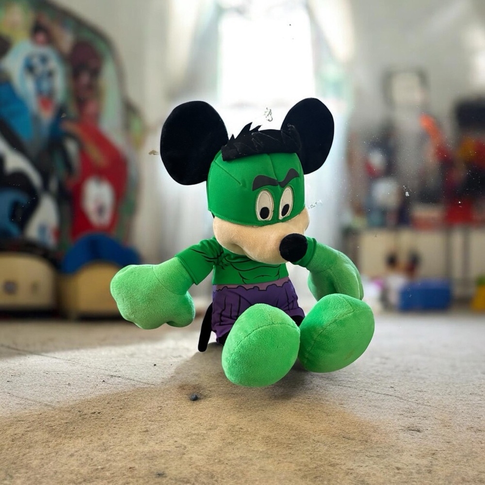 Disney Marvel Super Hero Squad Mickey Hulk 16” Plush Limited Edition 2013